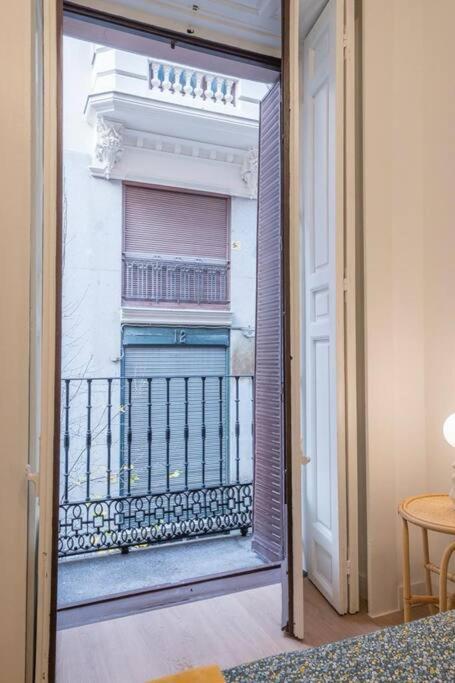 Apartamento De Lujo En Gran Via Apartment Madrid Luaran gambar